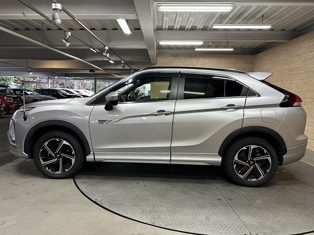 エクリプスクロスＰＨＥＶ Ｐ　全周囲／レーダークルーズ／パドルシフト／ＡＣ１００Ｖ／ブラインドスポット／ナビＴＶ／衝突軽減／レーンアシスト／コーナーセンサー／オートホールド／パドルシフト／パワーシート／１８インチアルミ／ＥＴＣ（22枚目）