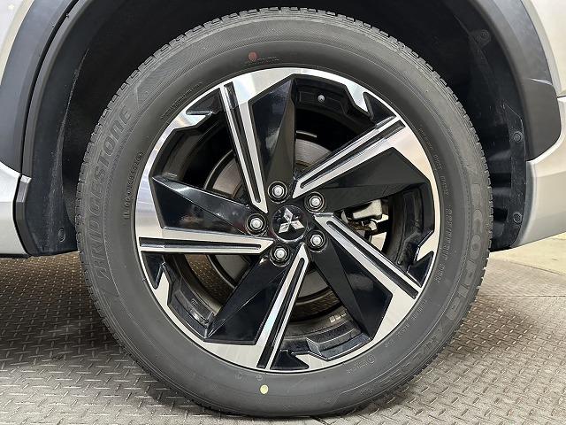 エクリプスクロスＰＨＥＶ Ｐ　全周囲／レーダークルーズ／パドルシフト／ＡＣ１００Ｖ／ブラインドスポット／ナビＴＶ／衝突軽減／レーンアシスト／コーナーセンサー／オートホールド／パドルシフト／パワーシート／１８インチアルミ／ＥＴＣ（33枚目）