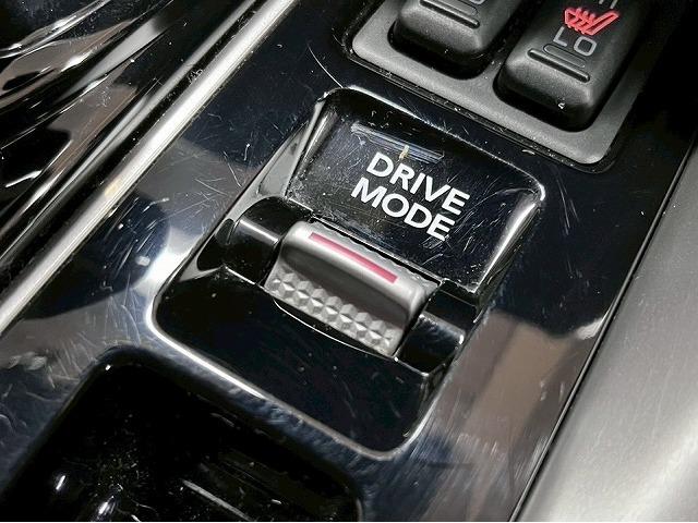 エクリプスクロスＰＨＥＶ Ｐ　全周囲／レーダークルーズ／パドルシフト／ＡＣ１００Ｖ／ブラインドスポット／ナビＴＶ／衝突軽減／レーンアシスト／コーナーセンサー／オートホールド／パドルシフト／パワーシート／１８インチアルミ／ＥＴＣ（65枚目）