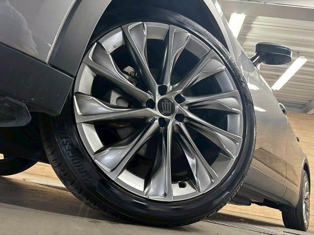 クラウンクロスオーバー Ｇアドバンスド・レザーパッケージ　ナビＴＶ／シートヒーター／デジタルミラー／レーダークルーズ／衝突軽減／レーンアシスト／ブラインドスポット／パワーシート／シートメモリ／電動リアゲート／シートエアコン／２１インチアルミ／ＥＴＣ（12枚目）