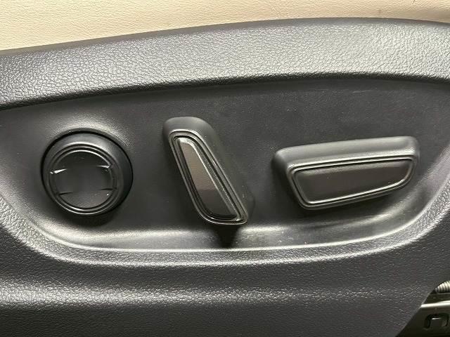 クラウンクロスオーバー Ｇアドバンスド・レザーパッケージ　ナビＴＶ／シートヒーター／デジタルミラー／レーダークルーズ／衝突軽減／レーンアシスト／ブラインドスポット／パワーシート／シートメモリ／電動リアゲート／シートエアコン／２１インチアルミ／ＥＴＣ（14枚目）