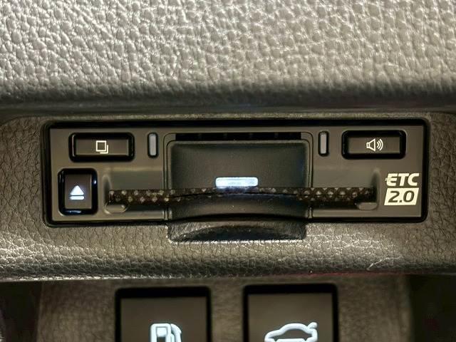 クラウンクロスオーバー Ｇアドバンスド・レザーパッケージ　ナビＴＶ／シートヒーター／デジタルミラー／レーダークルーズ／衝突軽減／レーンアシスト／ブラインドスポット／パワーシート／シートメモリ／電動リアゲート／シートエアコン／２１インチアルミ／ＥＴＣ（15枚目）