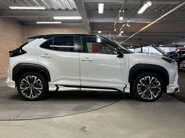 ヤリスクロス ハイブリッドＺ　モデリスタエアロ／全周囲／ナビ／レーダークルーズ／衝突軽減／レーンアシスト／ブラインドスポット／シートヒーター／ステアリングスイッチ／電動リアゲート／Ｂｌｕｅｔｏｏｔｈ接続／１８インチアルミ／ＥＴＣ（71枚目）