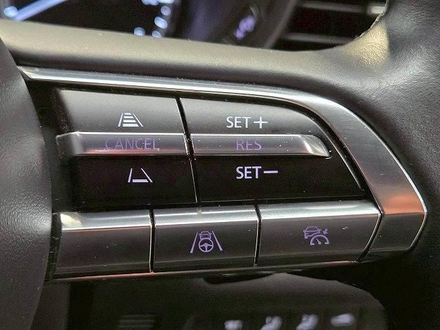 �y���[�_�[�N���[�Y�R���g���[���z�Ǐ]�^�N���[�Y�R���g���[���́A���[�_�[��r�f�I�J�������O���̎Ԃ̏󋵂����m���A�󋵂ɍ��킹�܂��B