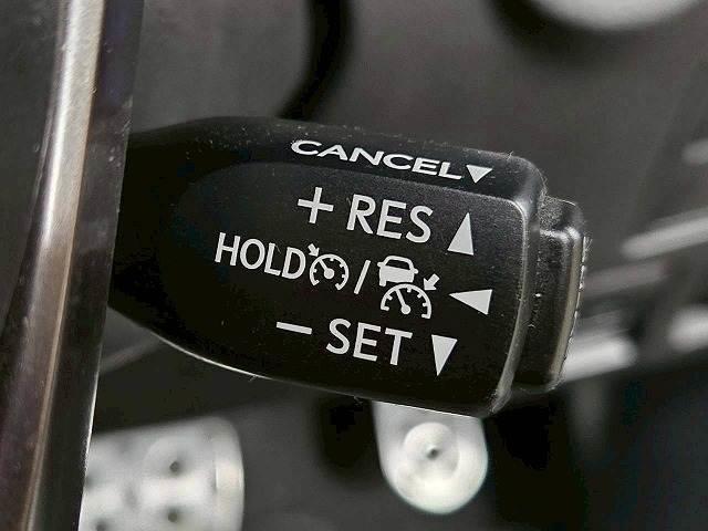 �y���[�_�[�N���[�Y�R���g���[���z�Ǐ]�^�N���[�Y�R���g���[���́A���[�_�[��r�f�I�J�������O���̎Ԃ̏󋵂����m���A�󋵂ɍ��킹�܂��B