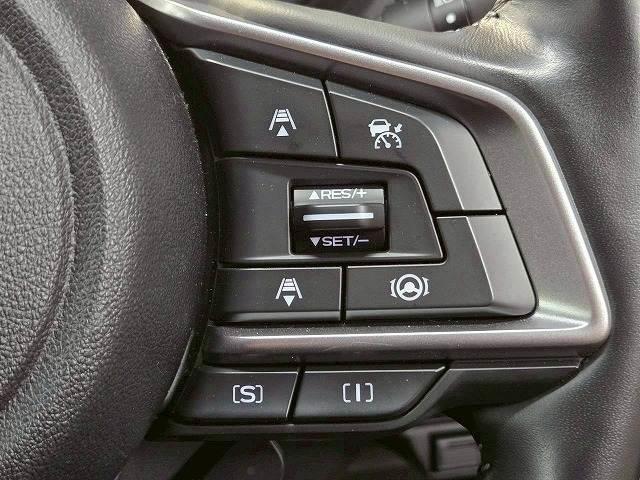 �y���[�_�[�N���[�Y�R���g���[���z�Ǐ]�^�N���[�Y�R���g���[���́A���[�_�[��r�f�I�J�������O���̎Ԃ̏󋵂����m���A�󋵂ɍ��킹�܂��B