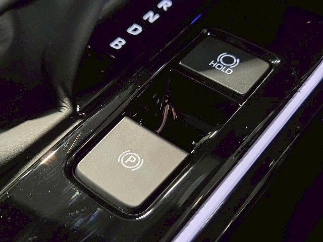 カローラクロス ハイブリッド Z モデリスタ/全周囲/シートヒーター&クーラー/BSM/10型ナビ/パーキングアシスト/レーダークルーズコントロール/パワーシート/オートハイビーム/パワーバックドア/ハーフレザーシート/ETC(64枚目)