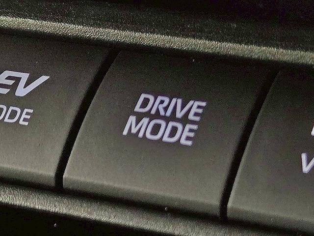 カローラクロス ハイブリッド Z モデリスタ/全周囲/シートヒーター&クーラー/BSM/10型ナビ/パーキングアシスト/レーダークルーズコントロール/パワーシート/オートハイビーム/パワーバックドア/ハーフレザーシート/ETC(69枚目)