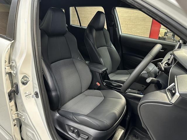 カローラクロス ハイブリッド Z モデリスタエアロ/ディスプレイオーディオ/パワーバックドア/フルセグTV/レーダークルーズ/衝突軽減/レーンアシスト/シートヒーター/オートハイビーム/クリアランスソナー/18インチアルミ(32枚目)