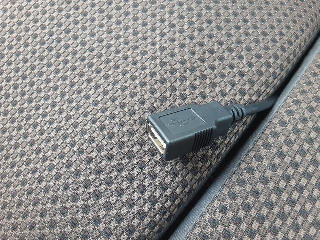 ＭＲワゴン Ｇ　ＳＤナビ　ワンセグ　ＵＳＢ　キーレス　キーレス連動セキュリティ　ベンチシート　電動格納ミラー　Ｗエアバック　ＡＢＳ　ヘッドライトレベライザー　車検２年付＋整備付＋保証付　プライバシーガラス（5枚目）