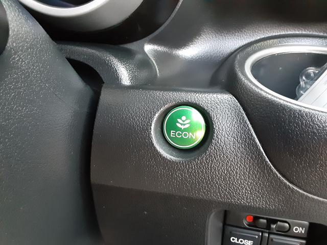 N-BOXカスタム G SSパッケージ 衝突軽減ブレーキ 両側電動スライドドア 純正メモリーナビ ワンセグ BLUETOOTH対応 バックカメラ CD DVD再生 オートライト ディスチャージ ウィンカーミラー アルミ スマートキー(28枚目)