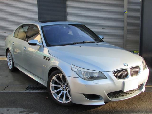 M5 純正ナビ 地デジ HID 革シート ワンオフマフラー(3枚目)