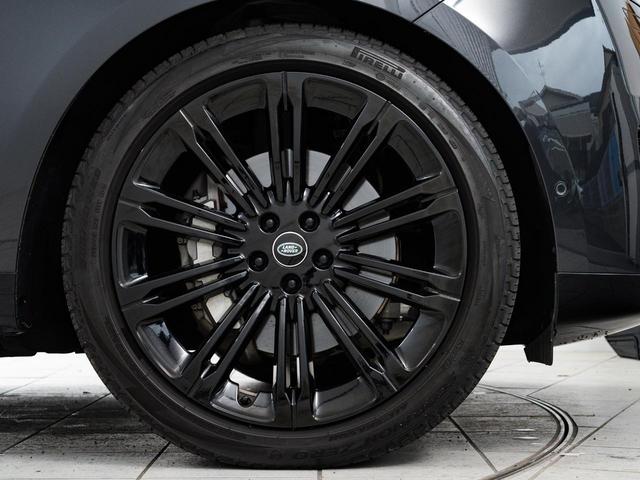 レンジローバー ＨＳＥ　Ｄ３００　スタンダードホイールベース　認定中古車　純正２３インチＡＷ　電動ステップ　サンルーフ　衝突軽減　ＭＥＲＩＤＩＡＮ　デジタルミラー　エアサス　シートクーラー　メモリ付パワーシート　アダプティブクルーズ　ナビ付液晶メーター（5枚目）