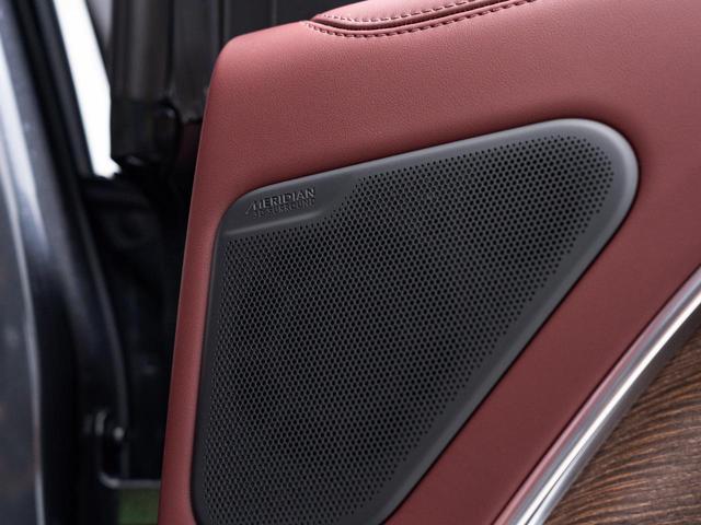 レンジローバー ＨＳＥ　Ｄ３００　スタンダードホイールベース　認定中古車　純正２３インチＡＷ　電動ステップ　サンルーフ　衝突軽減　ＭＥＲＩＤＩＡＮ　デジタルミラー　エアサス　シートクーラー　メモリ付パワーシート　アダプティブクルーズ　ナビ付液晶メーター（8枚目）