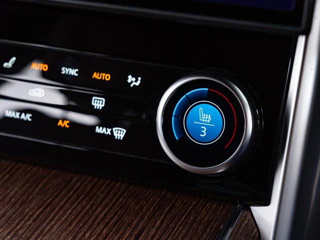 レンジローバー ＨＳＥ　Ｄ３００　スタンダードホイールベース　認定中古車　純正２３インチＡＷ　電動ステップ　サンルーフ　衝突軽減　ＭＥＲＩＤＩＡＮ　デジタルミラー　エアサス　シートクーラー　メモリ付パワーシート　アダプティブクルーズ　ナビ付液晶メーター（12枚目）