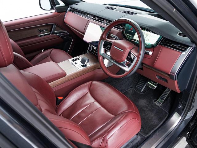 レンジローバー ＨＳＥ　Ｄ３００　スタンダードホイールベース　認定中古車　純正２３インチＡＷ　電動ステップ　サンルーフ　衝突軽減　ＭＥＲＩＤＩＡＮ　デジタルミラー　エアサス　シートクーラー　メモリ付パワーシート　アダプティブクルーズ　ナビ付液晶メーター（40枚目）