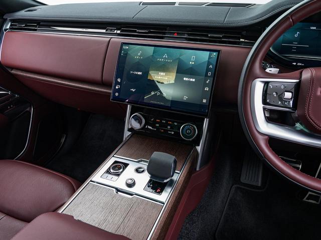 レンジローバー ＨＳＥ　Ｄ３００　スタンダードホイールベース　認定中古車　純正２３インチＡＷ　電動ステップ　サンルーフ　衝突軽減　ＭＥＲＩＤＩＡＮ　デジタルミラー　エアサス　シートクーラー　メモリ付パワーシート　アダプティブクルーズ　ナビ付液晶メーター（57枚目）