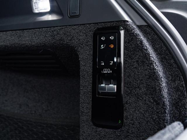 レンジローバー ＨＳＥ　Ｄ３００　スタンダードホイールベース　認定中古車　純正２３インチＡＷ　電動ステップ　サンルーフ　衝突軽減　ＭＥＲＩＤＩＡＮ　デジタルミラー　エアサス　シートクーラー　メモリ付パワーシート　アダプティブクルーズ　ナビ付液晶メーター（69枚目）
