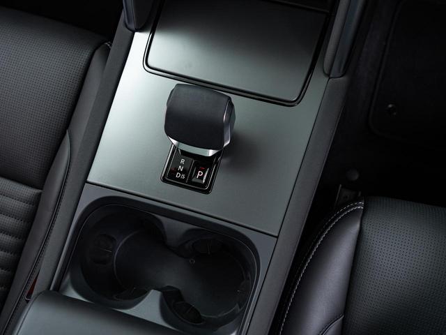 ディスカバリースポーツ ダイナミック　ＨＳＥ　Ｐ３００ｅ　認定中古車　ＭＥＲＩＤＩＡＮ　パノラミックガラスルーフ　シートクーラー　シートヒーター　ステアリングヒーター　ナビ　１９インチＡＷ　ブラックパック　フル液晶メーター　デジタルインナーミラー（46枚目）
