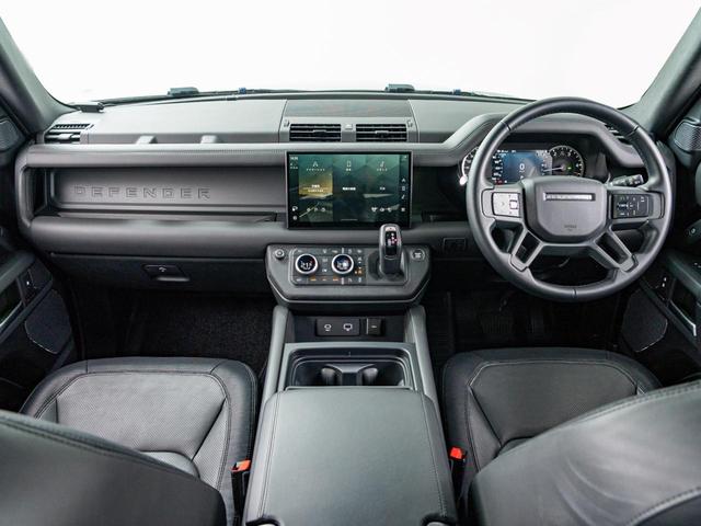 ディフェンダー １１０Ｘ－ダイナミックＨＳＥ　Ｄ３００　認定中古車　パノラミックスライディングルーフ　エアサスペンション　ファミリーパック　ブラックエクステリアパック　マトリックスＬＥＤヘッドライト　ベンチレーション　ＭＥＲＩＤＩＡＮサウンド（2枚目）