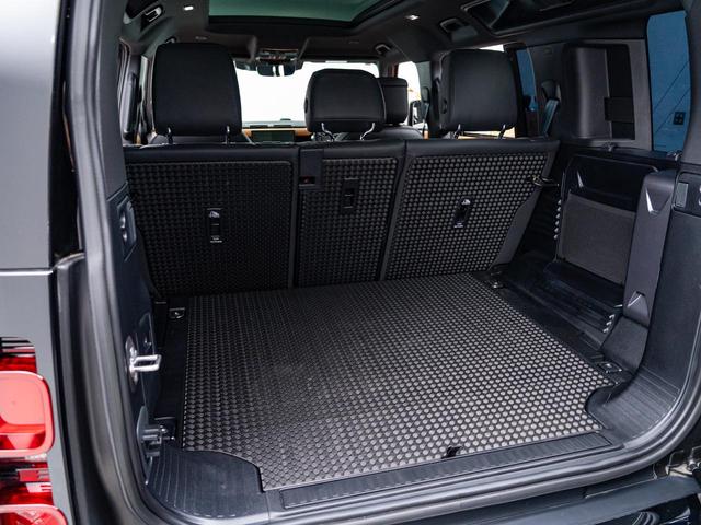 ディフェンダー １１０Ｘ－ダイナミックＨＳＥ　Ｄ３００　認定中古車　純正２０インチＡＷ　パノラミックルーフ　エアサス　前席シートクーラー　シートヒーター　ＭＥＲＩＤＩＡＮ　メモリ付きパワーシート　３Ｄサラウンドカメラ　サイドステップ　３Ｄサラウンドカメラ（53枚目）