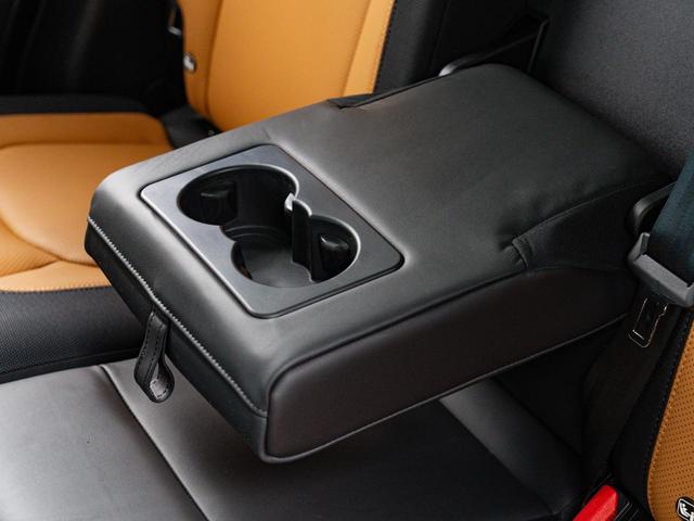 ディフェンダー １１０Ｘ－ダイナミックＨＳＥ　Ｄ３００　認定中古車　純正２０インチＡＷ　パノラミックルーフ　エアサス　前席シートクーラー　シートヒーター　ＭＥＲＩＤＩＡＮ　メモリ付きパワーシート　３Ｄサラウンドカメラ　サイドステップ　３Ｄサラウンドカメラ（63枚目）