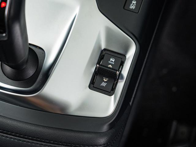 Ｅペイス ベースグレード　１８０ＰＳ　認定中古車　純正１９インチＡＷ　シートヒーター　全周囲カメラ　パワーシート　パワーテールゲート　ジャガードライブコントロール　アダプティブクルーズコントロール（6枚目）