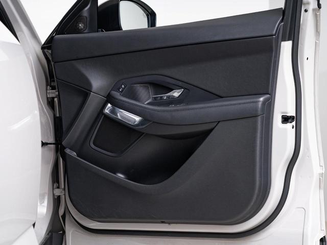 Ｅペイス ベースグレード　１８０ＰＳ　認定中古車　純正１９インチＡＷ　シートヒーター　全周囲カメラ　パワーシート　パワーテールゲート　ジャガードライブコントロール　アダプティブクルーズコントロール（13枚目）