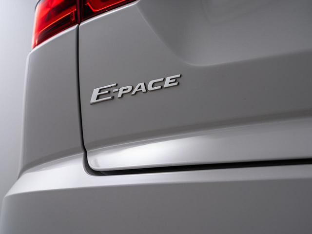 Ｅペイス ベースグレード　１８０ＰＳ　認定中古車　純正１９インチＡＷ　シートヒーター　全周囲カメラ　パワーシート　パワーテールゲート　ジャガードライブコントロール　アダプティブクルーズコントロール（47枚目）