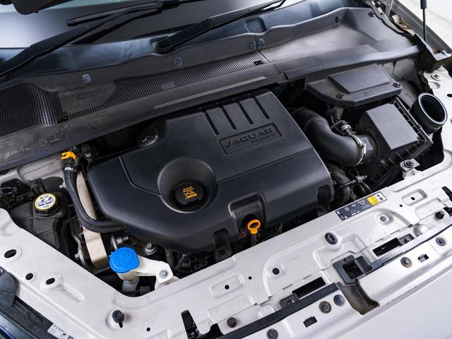 Ｅペイス ベースグレード　１８０ＰＳ　認定中古車　純正１９インチＡＷ　シートヒーター　全周囲カメラ　パワーシート　パワーテールゲート　ジャガードライブコントロール　アダプティブクルーズコントロール（48枚目）