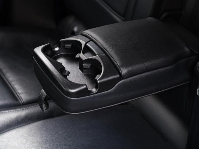 Ｅペイス ベースグレード　１８０ＰＳ　認定中古車　純正１９インチＡＷ　シートヒーター　全周囲カメラ　パワーシート　パワーテールゲート　ジャガードライブコントロール　アダプティブクルーズコントロール（56枚目）