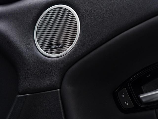 レンジローバーイヴォーク ＨＳＥダイナミック　認定中古車　純正２０インチＡＷ　ＭＥＲＩＤＩＡＮ　パノラミックルーフ　シートヒーター　パドルシフト　パワーテールゲート　テレインレスポンス　メモリ付きパワーシート　アンビエントライト（4枚目）