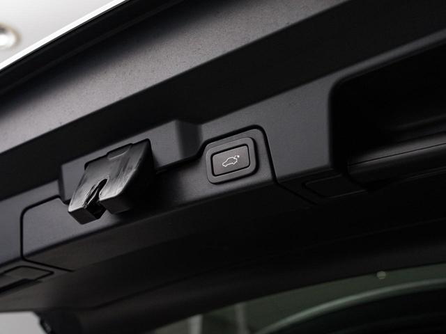 レンジローバーイヴォーク ＨＳＥダイナミック　認定中古車　純正２０インチＡＷ　ＭＥＲＩＤＩＡＮ　パノラミックルーフ　シートヒーター　パドルシフト　パワーテールゲート　テレインレスポンス　メモリ付きパワーシート　アンビエントライト（8枚目）