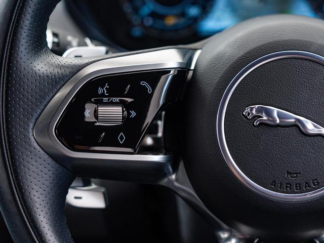 Eペイス R‐ダイナミック SE P250 認定中古車 衝突被害軽減ブレーキ アダプティブクルーズコントロール ナビ ターボ APPLECarplay 全周囲カメラ 純正19インチAW(13枚目)