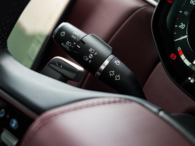 レンジローバー HSE D300 スタンダードホイールベース 認定中古車 純正23インチAW MERIDIAN SURROUND パノラミックルーフ ヘッドアップディスプレイ エアサス 全席シートヒーター&クーラー マッサージ機能 電動サイドステップ(47枚目)