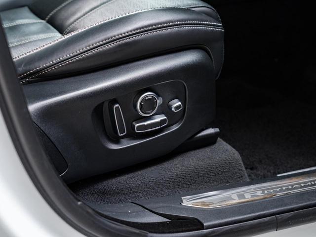 レンジローバーヴェラール R ダイナミック S P250 認定中古車 純正21インチAW MERIDIAN パノラミックルーフ シートヒーター&クーラー メモリ付きパワーシート パドルシフト パワーテールゲート テレインレスポンス 3Dサラウンドカメラ(8枚目)