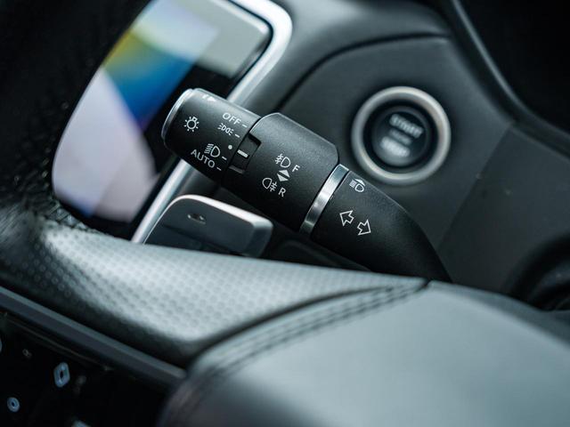 レンジローバーヴェラール R ダイナミック S P250 認定中古車 純正21インチAW MERIDIAN パノラミックルーフ シートヒーター&クーラー メモリ付きパワーシート パドルシフト パワーテールゲート テレインレスポンス 3Dサラウンドカメラ(10枚目)