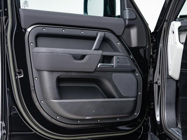 ディフェンダー １１０Ｓ　Ｄ３００　認定中古車　純正１９インチＡＷ　パノラミックルーフ　シートヒーター　純正サイドステップ　フル液晶メーター　３Ｄサラウンドカメラ　テレインレスポンス　アップルカープレイ　アンドロイドオート（21枚目）