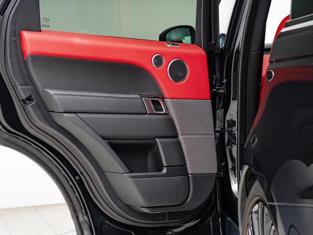 レンジローバースポーツ オートバイオグラフィーダイナミック　認定中古車　パノラミックスライディングルーフ　ＬＥＤヘッドライト　シートクーラー　シートヒーター　ステアリングヒーター　レッドレザー　純正２２インチＡＷ　ブラックパック　フル液晶メーター（17枚目）