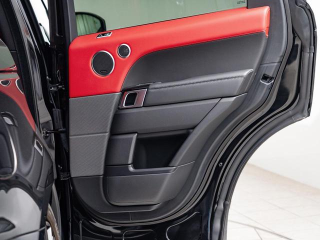 レンジローバースポーツ オートバイオグラフィーダイナミック　認定中古車　パノラミックスライディングルーフ　ＬＥＤヘッドライト　シートクーラー　シートヒーター　ステアリングヒーター　レッドレザー　純正２２インチＡＷ　ブラックパック　フル液晶メーター（18枚目）