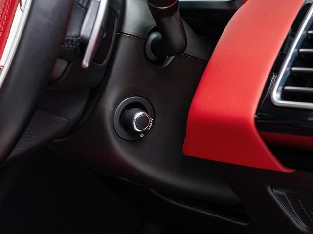 レンジローバースポーツ オートバイオグラフィーダイナミック　認定中古車　パノラミックスライディングルーフ　ＬＥＤヘッドライト　シートクーラー　シートヒーター　ステアリングヒーター　レッドレザー　純正２２インチＡＷ　ブラックパック　フル液晶メーター（38枚目）