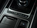 JaguarDriveコントロールは標準・ダイナミック・ウィンターの各モードを選択可能。ステアリング、スロットルレスポンス、シフトポイントを最適化。気分や路面状況にあわせてセレクトしてください。