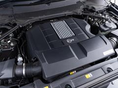 ５リッターＶ８スーパーチャージドガソリンエンジンは力強いパワーで高速巡行から、発進や加速、追い越しなどもストレスなく可能です！ 5