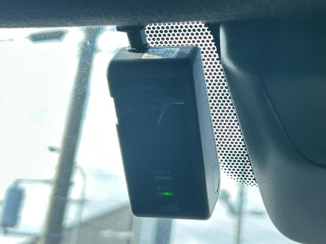 ハイエースバン スーパーGL ダークプライムII 保証付 修復歴無 禁煙車 ワンオーナー 車検2年付 スタッドレスタイヤ4本付 バックカメラ ドライブレコーダー ナビ フルセグTV Bluetooth ETC プッシュスタートCD DVD 取扱説明書(13枚目)