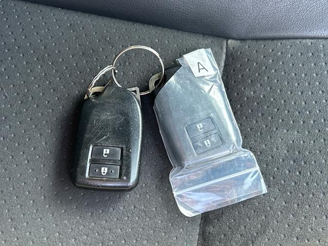 ハイエースバン スーパーGL ダークプライムII 保証付 修復歴無 禁煙車 ワンオーナー 車検2年付 スタッドレスタイヤ4本付 バックカメラ ドライブレコーダー ナビ フルセグTV Bluetooth ETC プッシュスタートCD DVD 取扱説明書(15枚目)