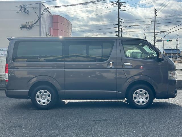 ハイエースバン スーパーGL ダークプライムII 保証付 修復歴無 禁煙車 ワンオーナー 車検2年付 スタッドレスタイヤ4本付 バックカメラ ドライブレコーダー ナビ フルセグTV Bluetooth ETC プッシュスタートCD DVD 取扱説明書(33枚目)