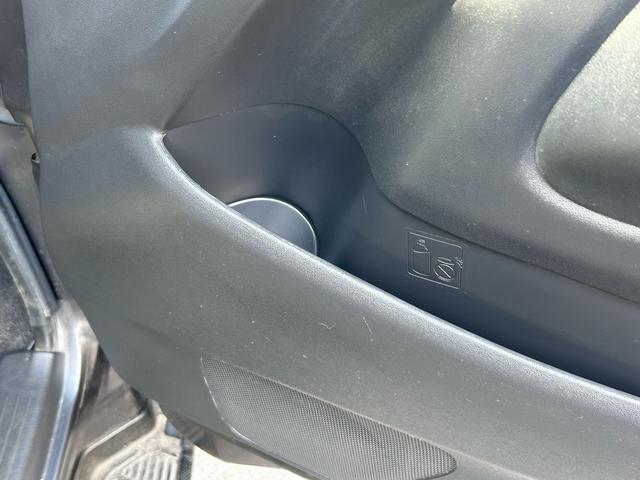 ハイエースバン スーパーGL ダークプライムII 保証付 修復歴無 禁煙車 ワンオーナー 車検2年付 スタッドレスタイヤ4本付 バックカメラ ドライブレコーダー ナビ フルセグTV Bluetooth ETC プッシュスタートCD DVD 取扱説明書(42枚目)