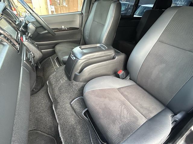 ハイエースバン スーパーGL ダークプライムII 保証付 修復歴無 禁煙車 ワンオーナー 車検2年付 スタッドレスタイヤ4本付 バックカメラ ドライブレコーダー ナビ フルセグTV Bluetooth ETC プッシュスタートCD DVD 取扱説明書(49枚目)