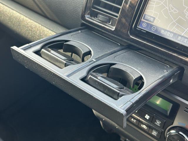 ハイエースバン スーパーGL ダークプライムII 保証付 修復歴無 禁煙車 ワンオーナー 車検2年付 スタッドレスタイヤ4本付 バックカメラ ドライブレコーダー ナビ フルセグTV Bluetooth ETC プッシュスタートCD DVD 取扱説明書(61枚目)