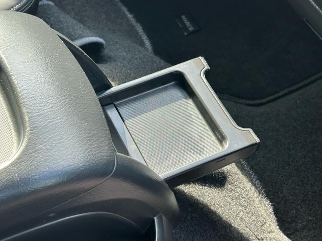 ハイエースバン スーパーGL ダークプライムII 保証付 修復歴無 禁煙車 ワンオーナー 車検2年付 スタッドレスタイヤ4本付 バックカメラ ドライブレコーダー ナビ フルセグTV Bluetooth ETC プッシュスタートCD DVD 取扱説明書(65枚目)